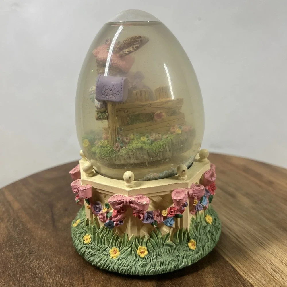 Vintage Mercuries USA 1993 Easter Bunny Egg‎ Musical Snow Globe